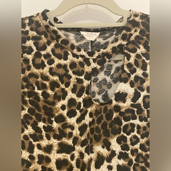 143 Story Animal Print Top - Picture 2 of 5